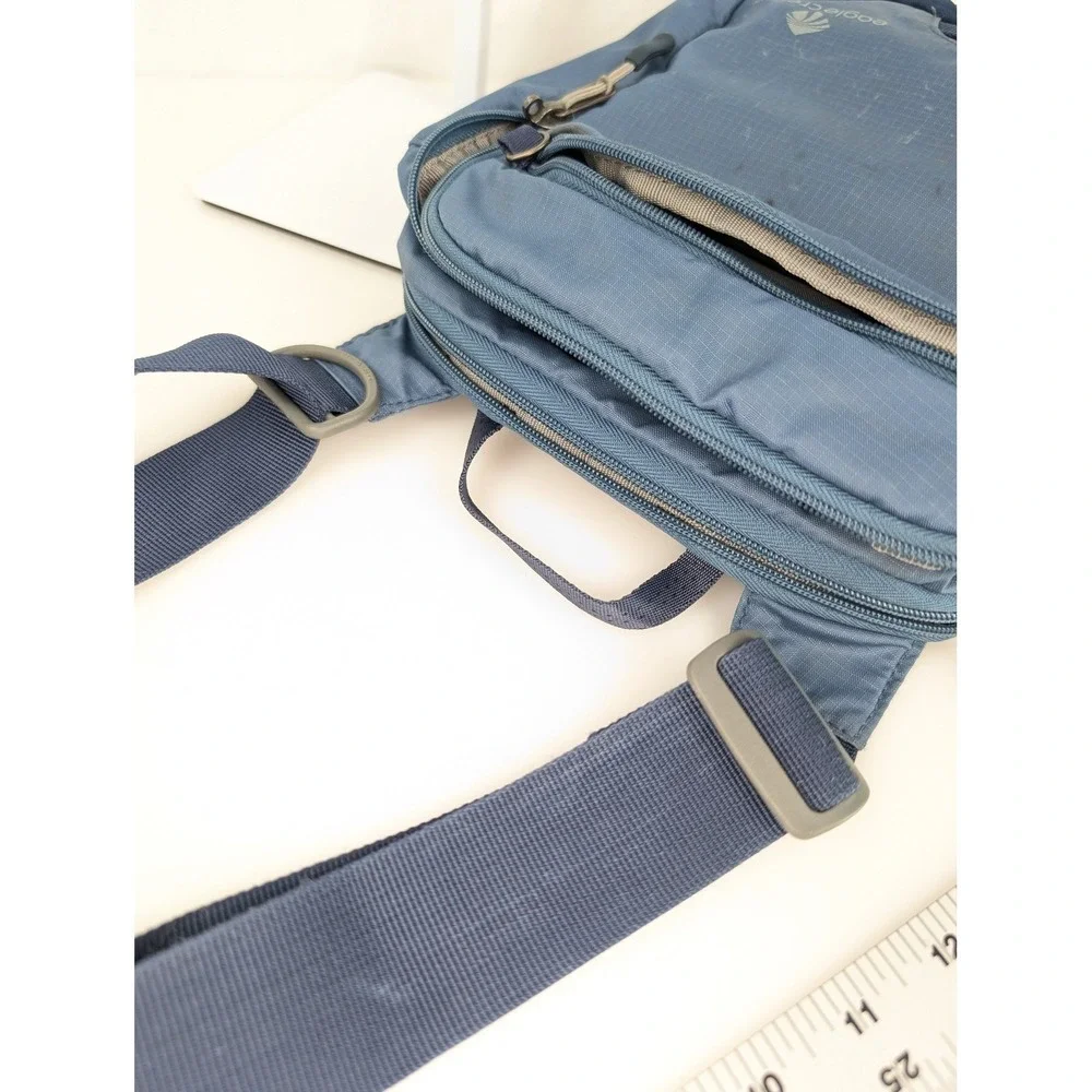 Eagle Creek Site Seeing Tablet Courier Blue Lightweight Crossbody Travel Bag